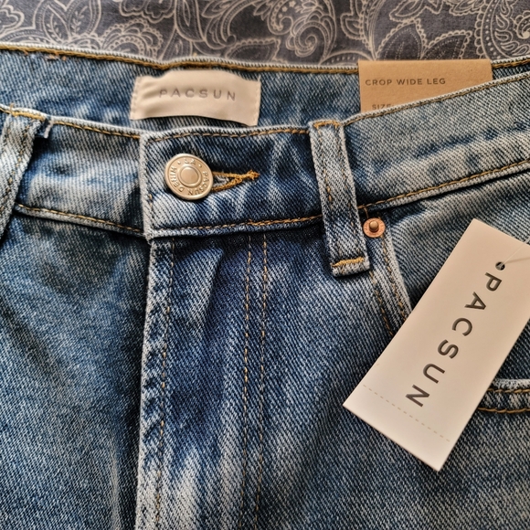 Jeans - Picture 4 of 4